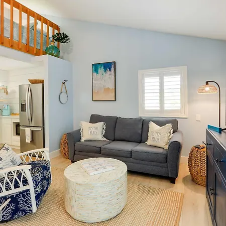 Tropical Cottage Less Than 2 Mi To Hobe Sound Beach!